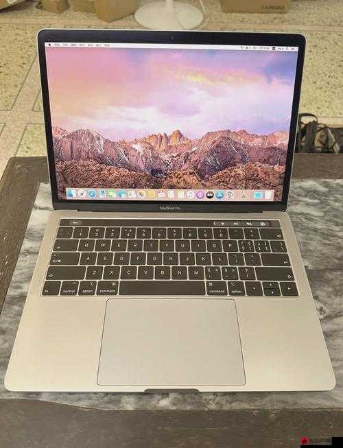 18-19MACBOOKPRO 高清：更轻薄、更强大的专业工具